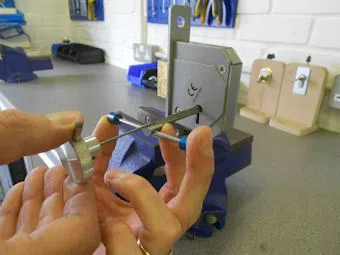 Logan Locksmith Shop Lincolnwood, IL 847-481-0296 - key-broke-in-lock